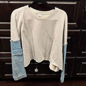 Denim sleeve sweatshirt